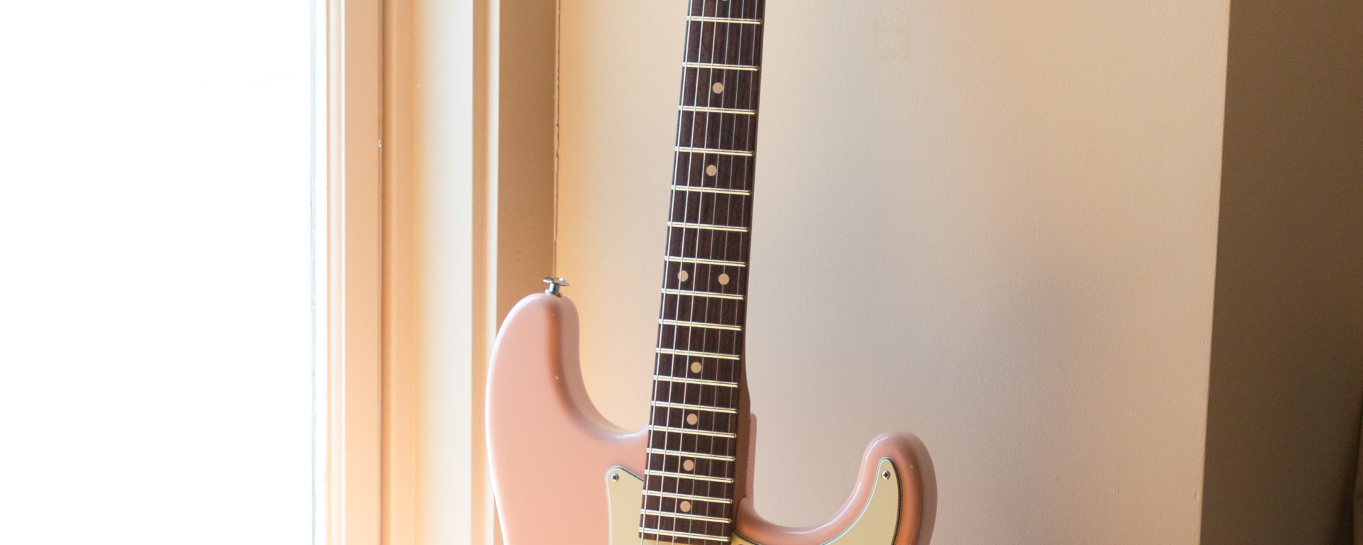 Suhr Guitars - Mateus Asato Signature Series Classic Antique - Shell Pink